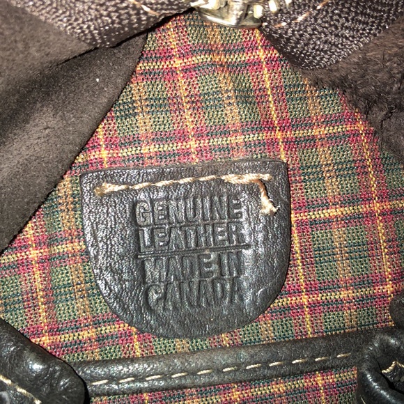 GENUINE LEATHER MADE IN CANADA CHOCOLATE ONE STRAP PURSE - Picture 3 of 7